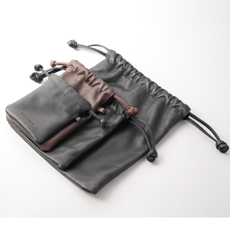 ドローストリングバッグ《ブレス》ラスティカーフ｜WILDSWANS(ワイルド