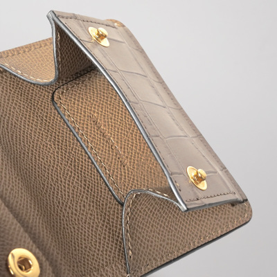 �J���[�o���G�[�V����