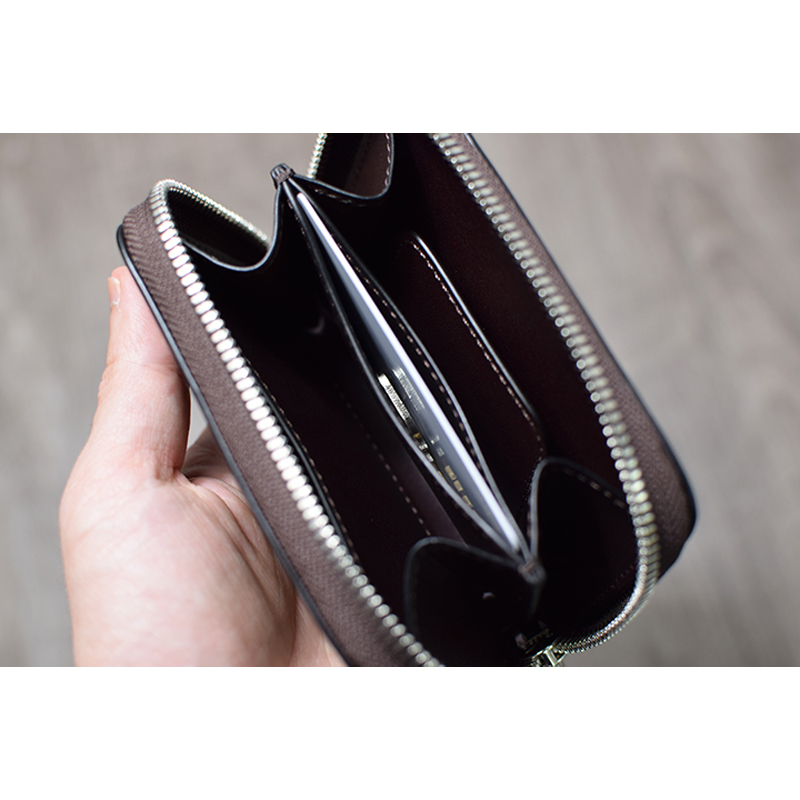 ラウンドファスナー式カード＆コインケース《ラファロ》サドル