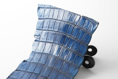 �v�̉E�������ɖ����������ăG�C�W���O�̃C���[�W���Č����Ă��܂��B