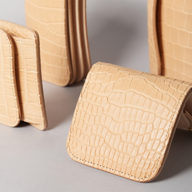 小型3つ折り財布《イーノ ミニ》ヌメポロサス受注｜WILDSWANS(ワイルド