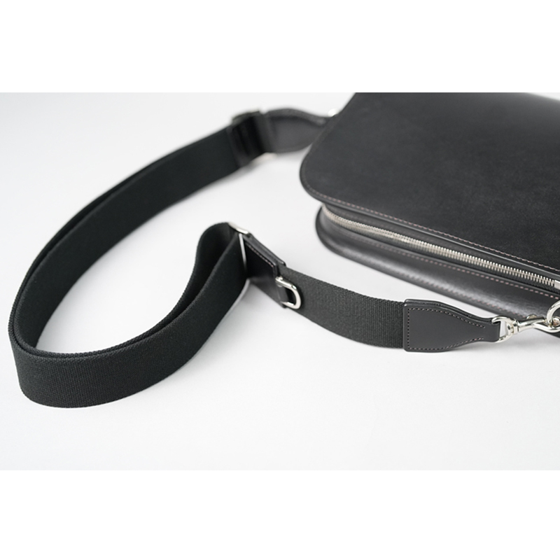 WILDSWANS COLLIER ボディバッグ ミニショルダーバッグ《コリアー》サドルプルアップ｜WILDSWANS