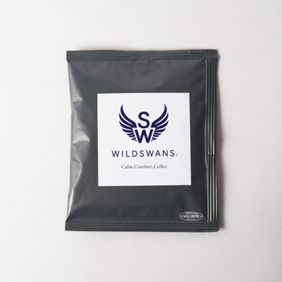 �p�b�P�[�W�ɂ�WILDSWANS�̗�ネ�S������������Ă��܂��B�i���͑S�ē����ł��j