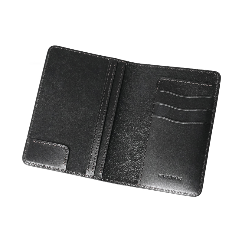 パスポートケース《レイス》サドルプルアップ｜WILDSWANS(ワイルド